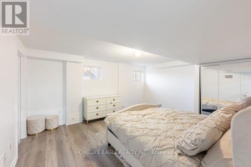 71 Betony Drive, Richmond Hill, ON - Indoor Photo Showing Bedroom