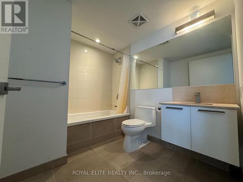 1706 - 28 Wellesley Street E, Toronto, ON - Indoor Photo Showing Bathroom