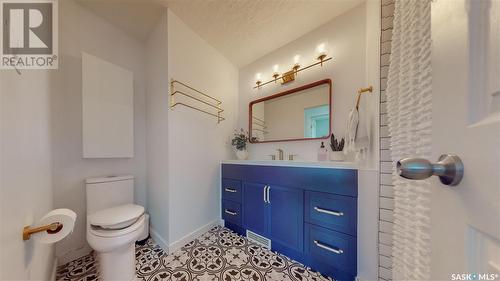 10 Marquis Crescent, Regina, SK - Indoor Photo Showing Bathroom