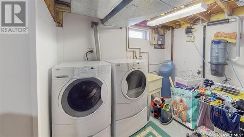 10 Marquis Crescent, Regina, SK - Indoor Photo Showing Laundry Room