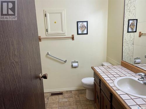 133 2Nd Street W, Lafleche, SK - Indoor Photo Showing Bathroom