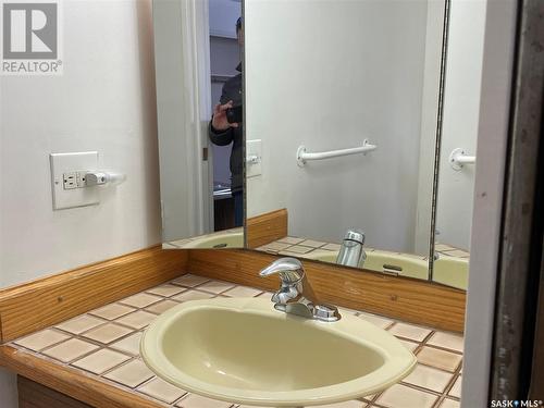 133 2Nd Street W, Lafleche, SK - Indoor Photo Showing Bathroom