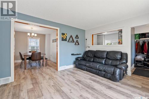 132 112Th Street W, Saskatoon, SK - Indoor Photo Showing Living Room