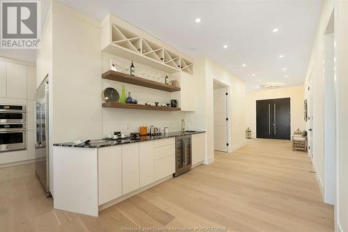 4845 Terra Bella, Lasalle, ON - Indoor Photo Showing Kitchen