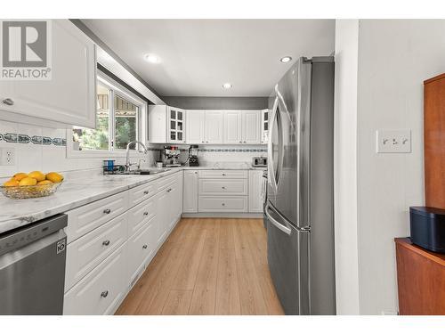 1245 Mountain Avenue, Kelowna, BC - Indoor Photo Showing Kitchen