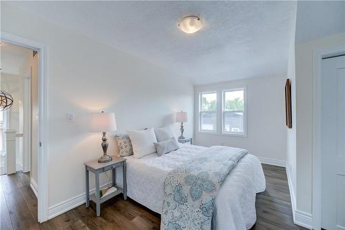248 Murray Street, Brantford, ON - Indoor Photo Showing Bedroom
