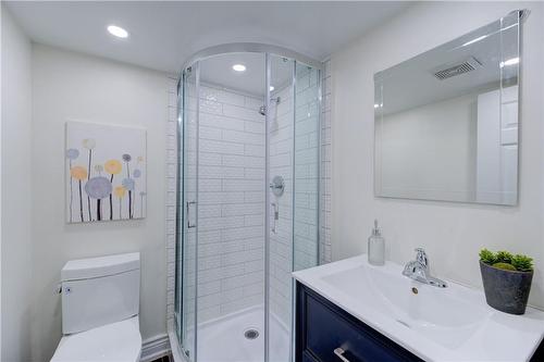 248 Murray Street, Brantford, ON - Indoor Photo Showing Bathroom