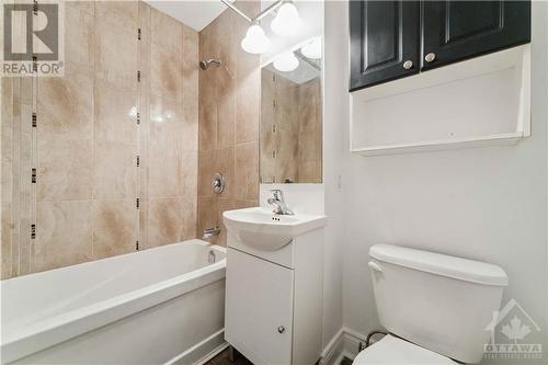 232 Holland Avenue, Ottawa, ON - Indoor Photo Showing Bathroom