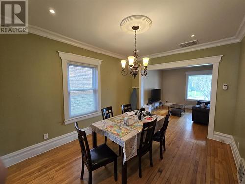 217 Brown St, Sault Ste Marie, ON - Indoor Photo Showing Dining Room