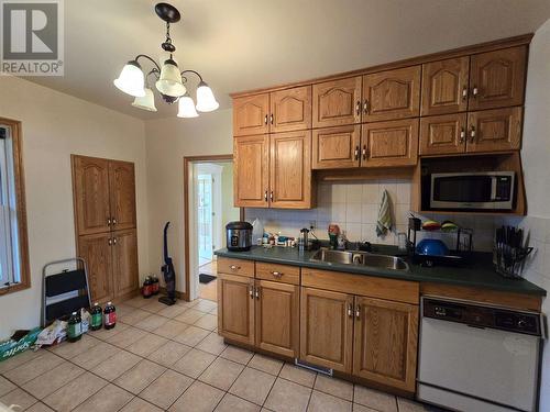 217 Brown St, Sault Ste Marie, ON - Indoor Photo Showing Kitchen With Double Sink