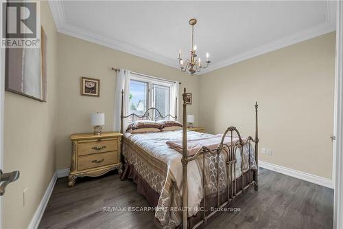 94 Seabreeze Crescent, Hamilton, ON - Indoor Photo Showing Bedroom