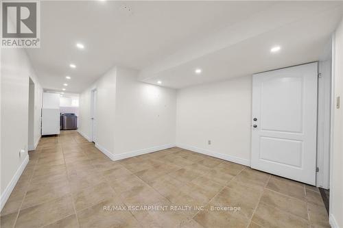94 Seabreeze Crescent, Hamilton, ON - Indoor Photo Showing Other Room