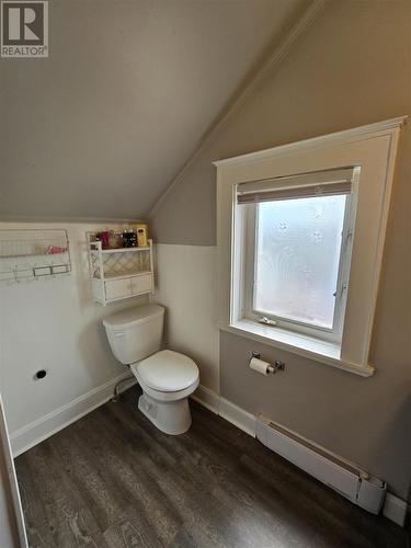 1241 Wellington St E, Sault Ste Marie, ON - Indoor Photo Showing Bathroom