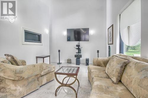 149 Virginia Boulevard, Georgina (Virginia), ON - Indoor Photo Showing Living Room