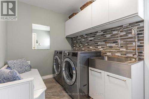 420 Traviss Drive, Newmarket, ON - Indoor Photo Showing Laundry Room