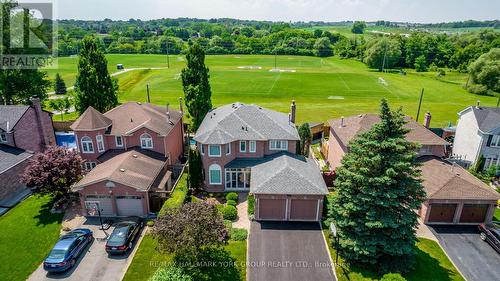 420 Traviss Drive, Newmarket, ON - Outdoor With Facade