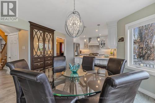 420 Traviss Drive, Newmarket, ON - Indoor Photo Showing Dining Room