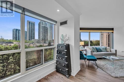 604 - 2269 Lakeshore Boulevard W, Toronto, ON - Indoor Photo Showing Living Room