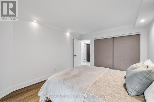 604 - 2269 Lakeshore Boulevard W, Toronto, ON - Indoor Photo Showing Bedroom