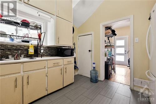 481 Besserer Street, Ottawa, ON - Indoor Photo Showing Kitchen