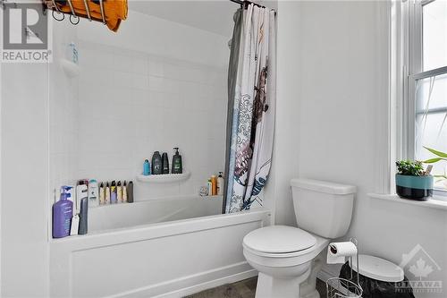 481 Besserer Street, Ottawa, ON - Indoor Photo Showing Bathroom