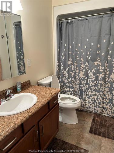 475 International Avenue, Lasalle, ON - Indoor Photo Showing Bathroom