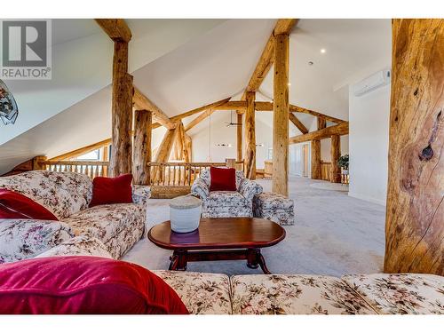 7410 Mclennan Road, Vernon, BC - Indoor Photo Showing Living Room