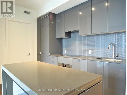 2812 - 7 Grenville Street, Toronto, ON - Indoor Photo Showing Kitchen With Upgraded Kitchen