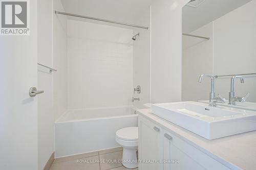 413 - 105 The Queensway Avenue, Toronto, ON - Indoor Photo Showing Bathroom