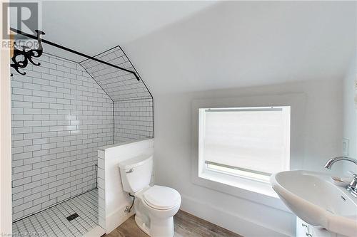 44 2Nd Avenue Ne, Chesley, ON - Indoor Photo Showing Bathroom