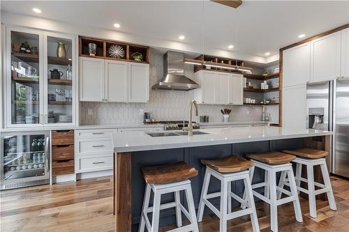 3307 Granite Gate, Burlington, ON - Indoor Photo Showing Kitchen With Upgraded Kitchen
