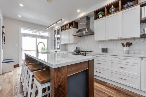 3307 Granite Gate, Burlington, ON - Indoor Photo Showing Kitchen With Upgraded Kitchen