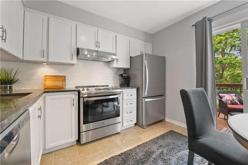 130 Livingston Avenue|Unit #27, Grimsby, ON - Indoor Photo Showing Kitchen