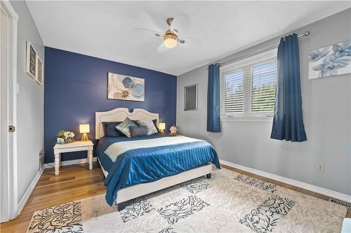 130 Livingston Avenue|Unit #27, Grimsby, ON - Indoor Photo Showing Bedroom