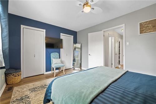 130 Livingston Avenue|Unit #27, Grimsby, ON - Indoor Photo Showing Bedroom