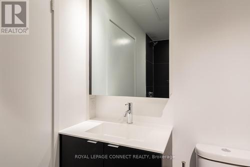 1314 - 20 Edward Street, Toronto, ON - Indoor Photo Showing Bathroom