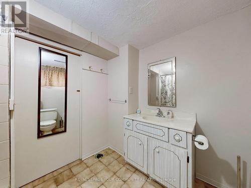 305 Westlake Avenue, Toronto, ON - Indoor Photo Showing Bathroom