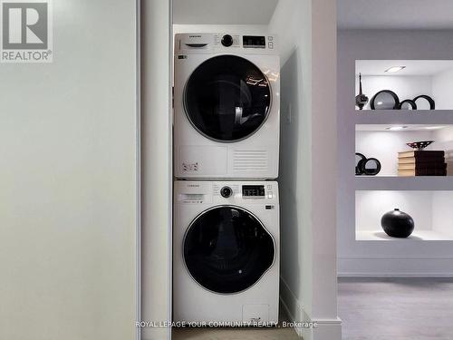 147 Lebovic Campus Drive, Vaughan, ON - Indoor Photo Showing Laundry Room