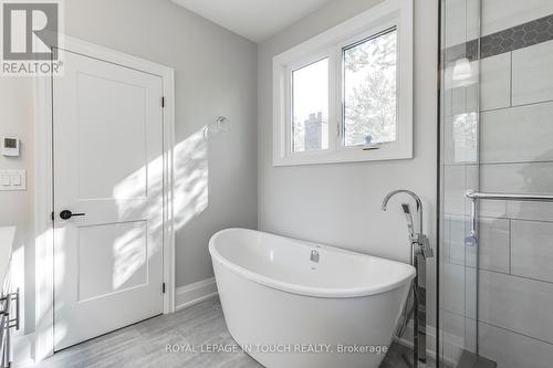27 Albion Lane, Tiny, ON - Indoor Photo Showing Bathroom