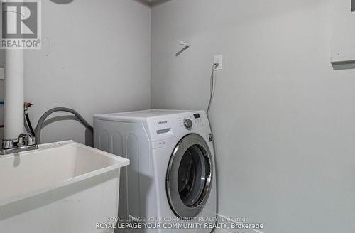196 Mackenzie Street, New Tecumseth, ON - Indoor Photo Showing Laundry Room