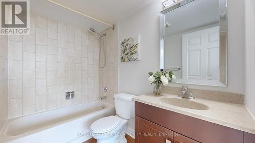 1704 - 285 Enfield Place, Mississauga, ON - Indoor Photo Showing Bathroom