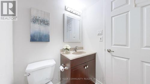 1704 - 285 Enfield Place, Mississauga, ON - Indoor Photo Showing Bathroom
