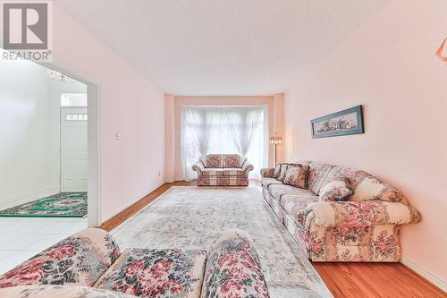 3952 Rolling Valley Drive, Mississauga, ON - Indoor Photo Showing Living Room