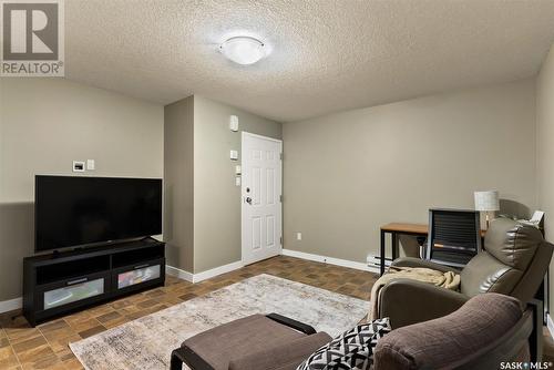 4145 Green Olive Way E, Regina, SK - Indoor Photo Showing Living Room
