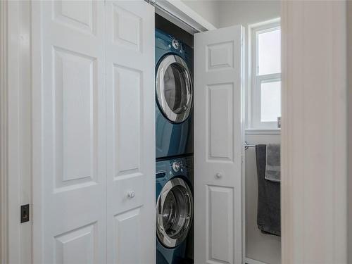 4819 Fairbrook Cres, Nanaimo, BC - Indoor Photo Showing Laundry Room