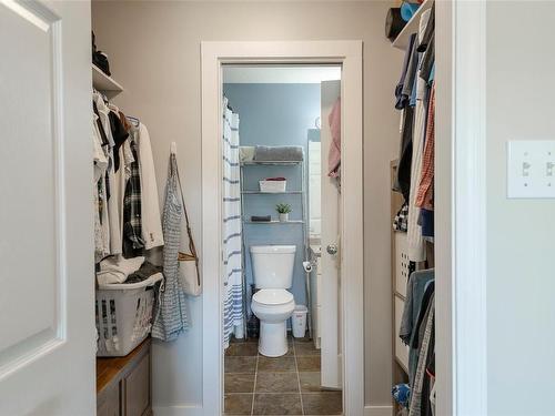 4819 Fairbrook Cres, Nanaimo, BC - Indoor Photo Showing Bathroom