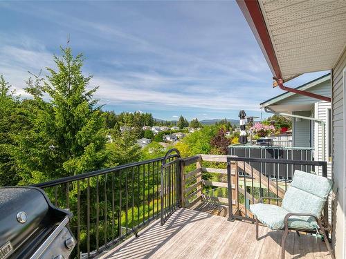 4819 Fairbrook Cres, Nanaimo, BC - Outdoor With Deck Patio Veranda With Exterior