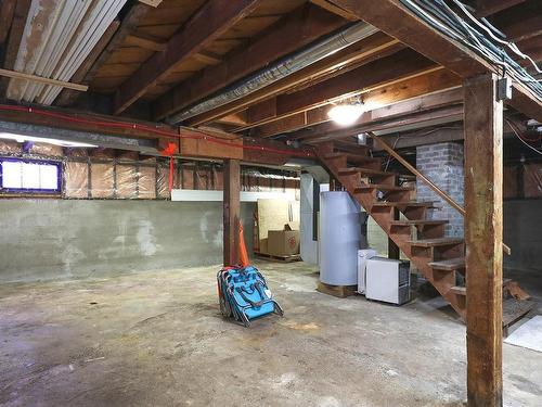737 11Th St, Courtenay, BC - Indoor Photo Showing Basement
