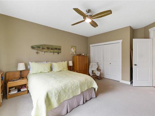 B-100 Gifford Rd, Ladysmith, BC - Indoor Photo Showing Bedroom