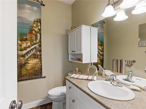 B-100 Gifford Rd, Ladysmith, BC - Indoor Photo Showing Bathroom
